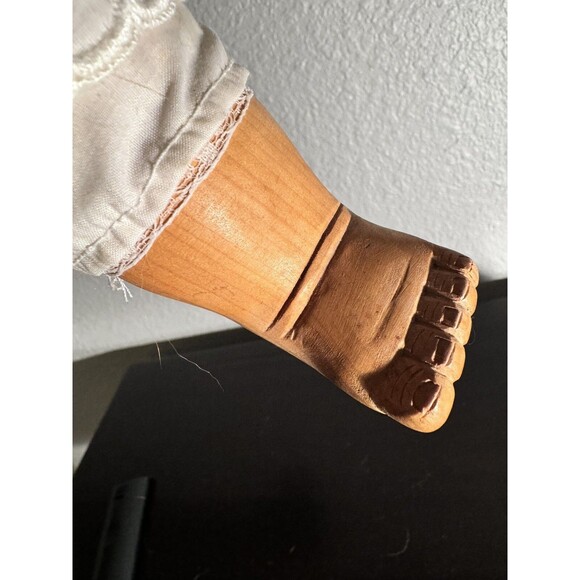 William Tung Wooden Doll Alissa Original Clothing Signed Numbered 260/1500  19” - Picture 14 of 15